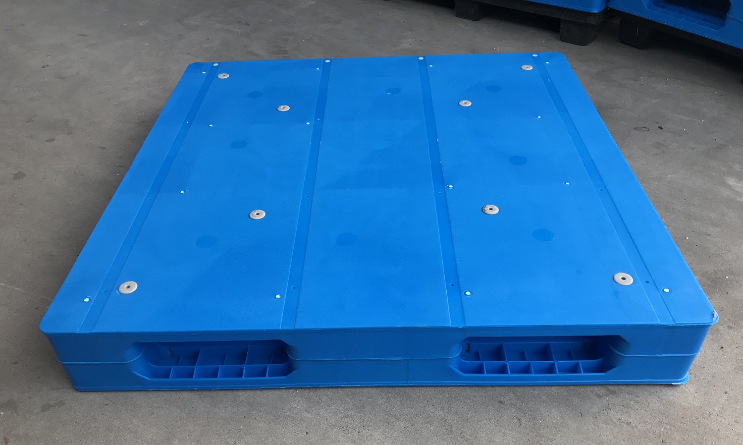 1100 x 1100 倉庫用青色リバーシブルプラスチック積み重ね可能パレット
