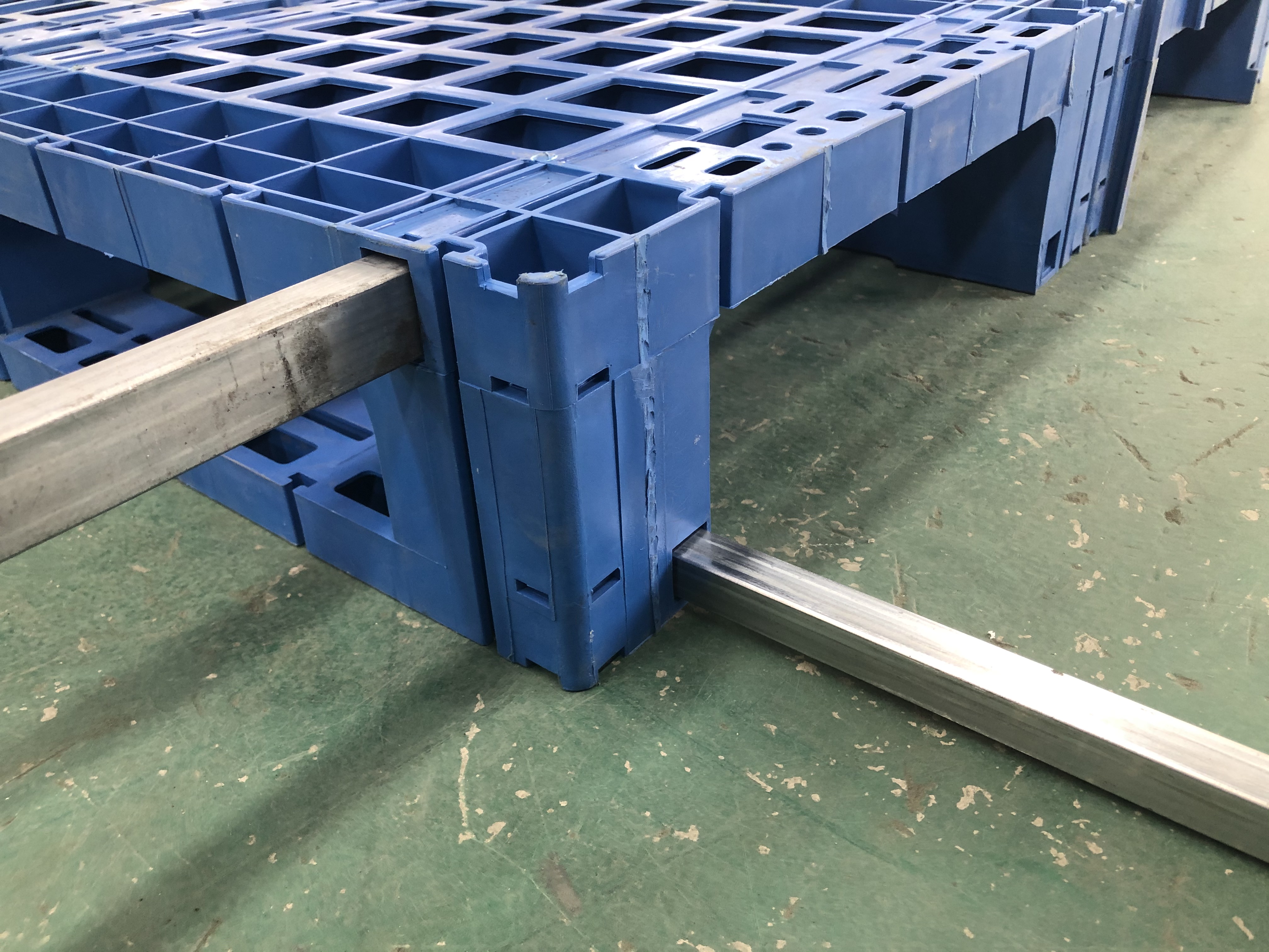 HDPE オープン デッキ 3 ランナー スプライシング タイプ プラスチック パレット