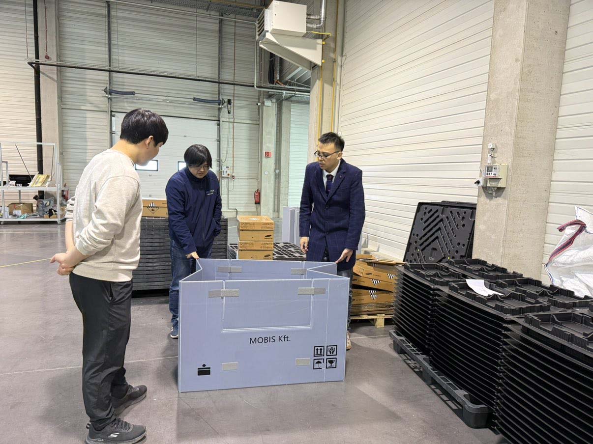 Pallet boxes with lib リブ付きパレットボックス