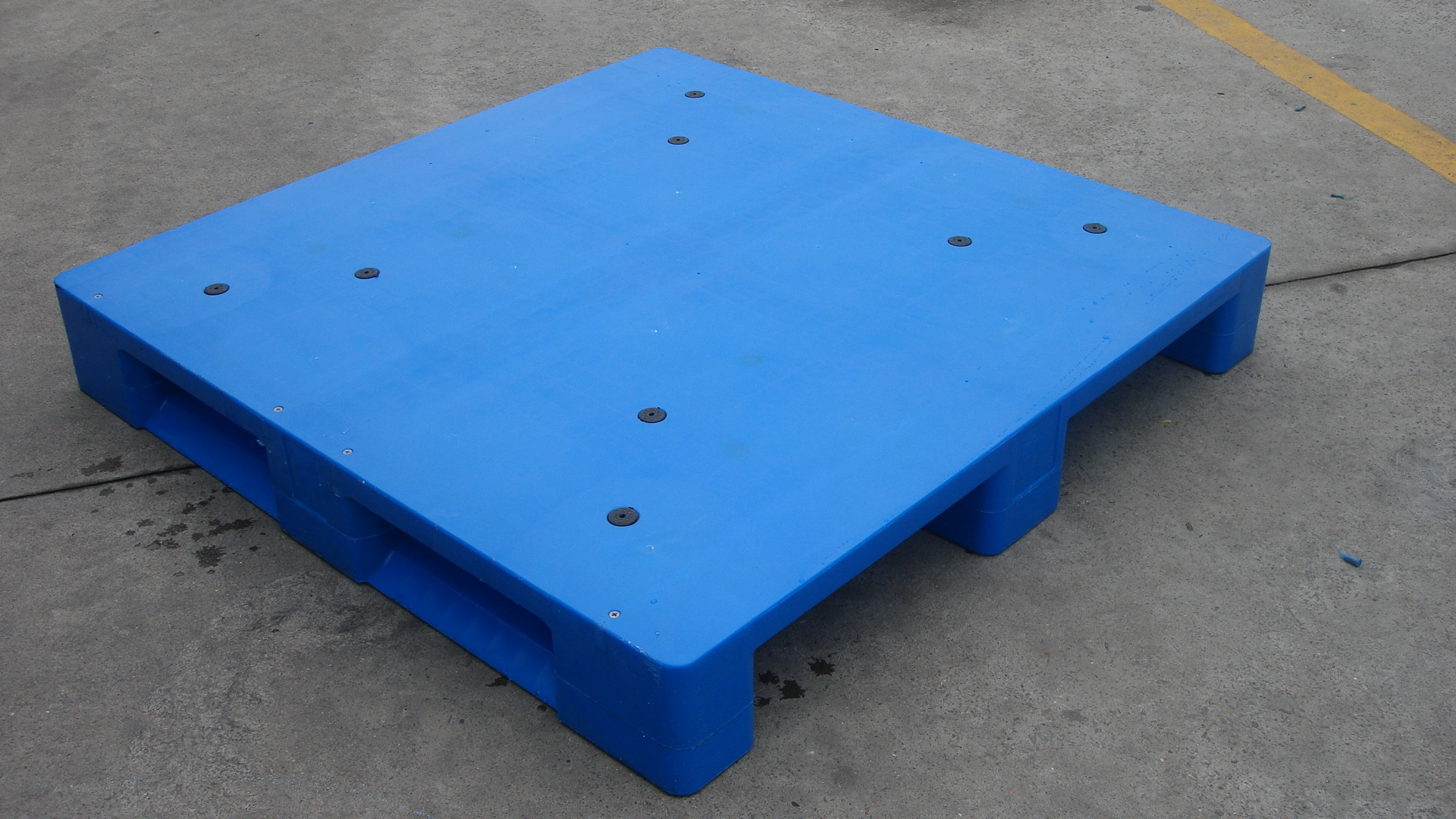 1200 x 1200 3 ランナー クローズド デッキ ネスタブル プラスチック パレット