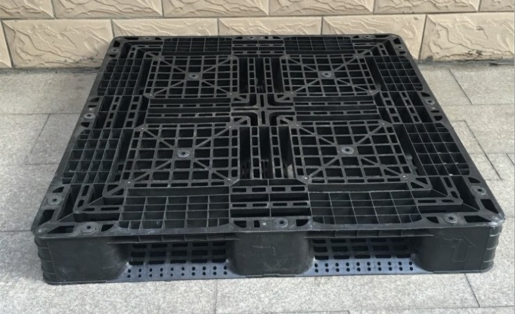 HDFGNS1111A-1 ブラック リサイクル 1100 x 1100 プラスチック製保管パレット