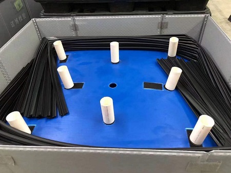 プラスチック製の折りたたみコンテナ