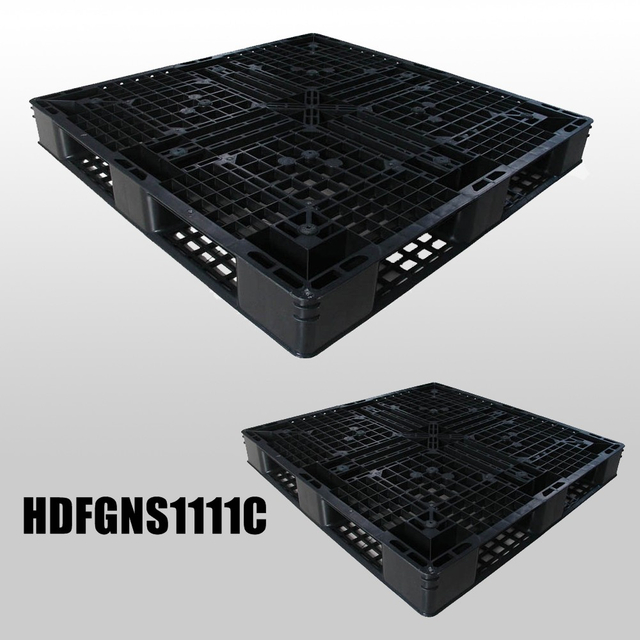再生プラスチック製の 43x43 中型黒色パレット