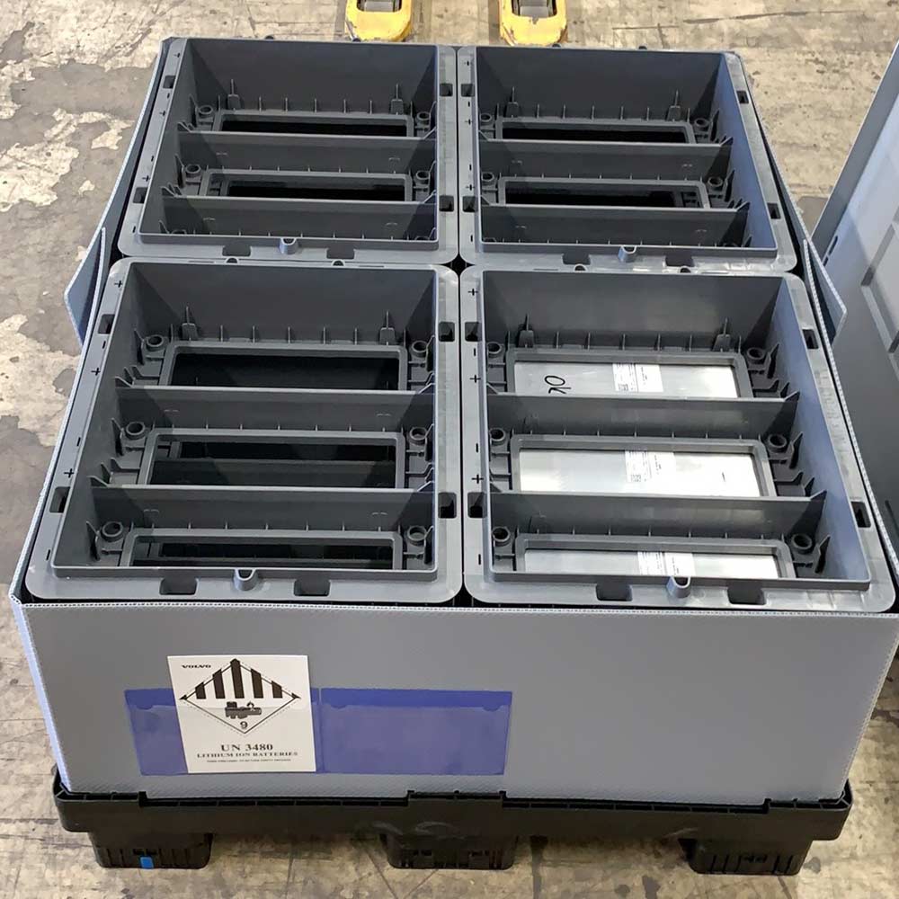 Lightweight enclosed battery packs ボルボバッテリーの梱包