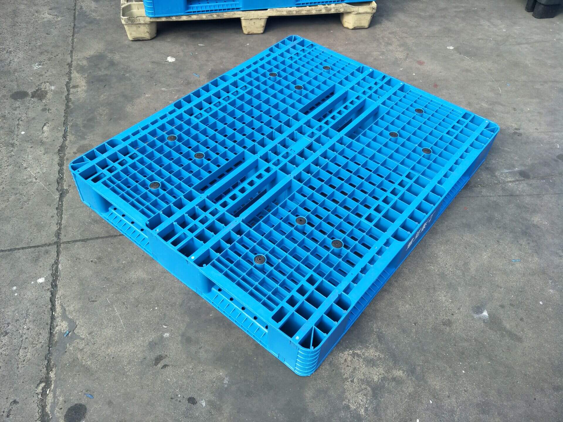 1200 x 1000 強化メッシュリバーシブルプラスチックパレット保管用