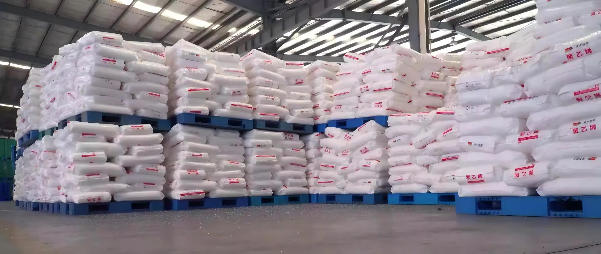 積み重ね可能なプラスチックパレット