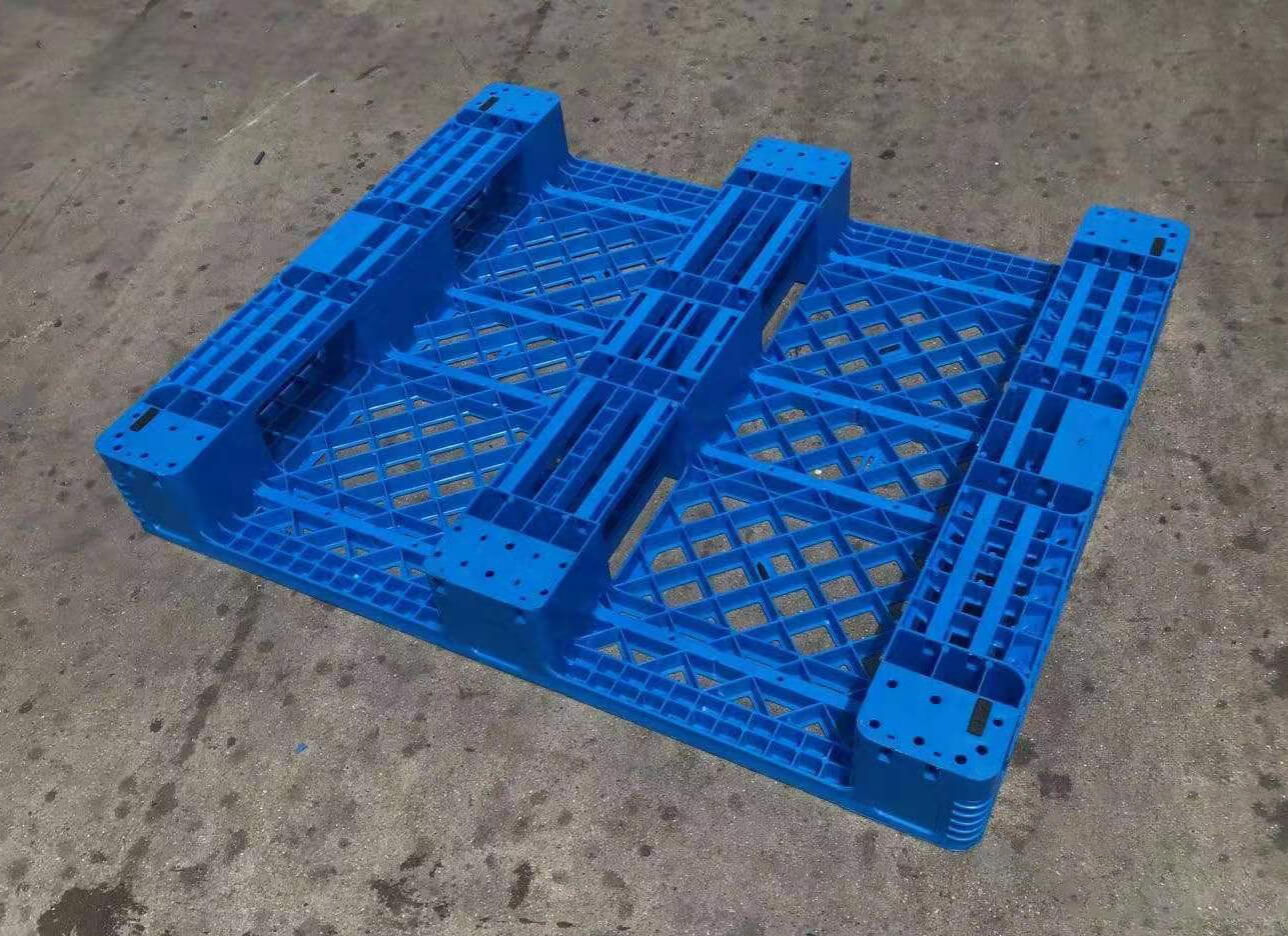 40 x 48 リサイクル可能な難燃性ラッキングプラスチックパレット保管用