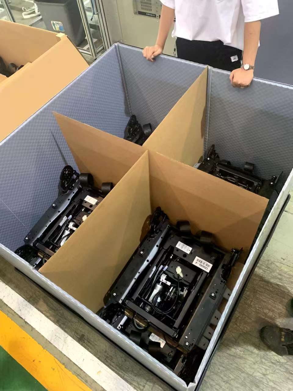 Custom AutoParts Packs カスタムダンネージとパレット