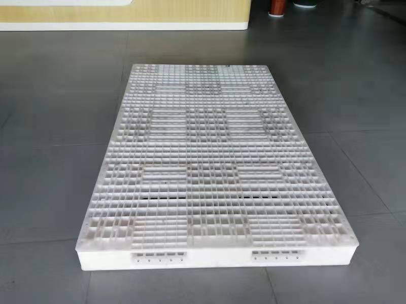 特大の長方形の白いリバーシブルメッシュプラスチックスタッキングパレット