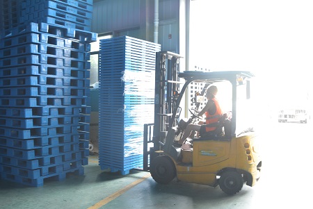 フォークリフトプラスチックパレット