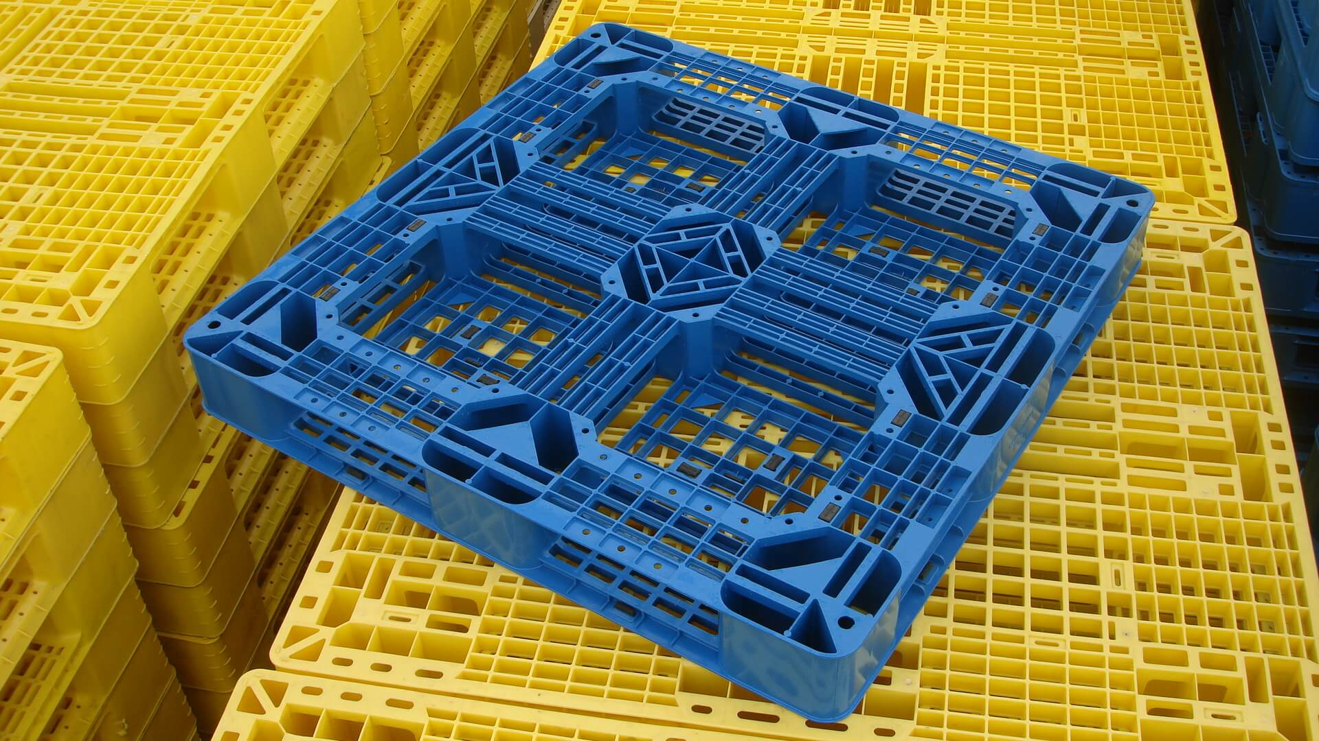 HDPE 正方形軽量メッシュ薄いプラスチック床パレット