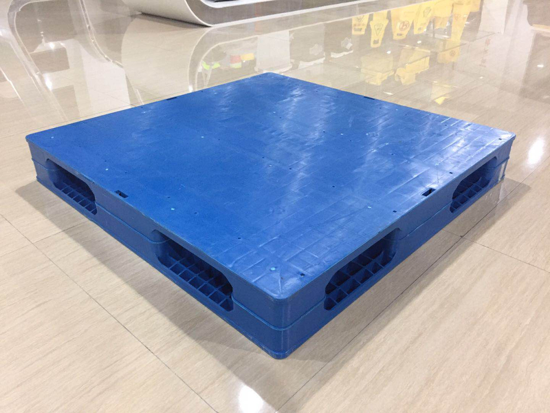 1100 x 1100 ブルー HDPE リバーシブル積み重ね可能なプラスチック倉庫パレット